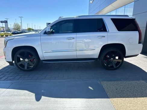 Used 2017 Cadillac Escalade 2WD image 8