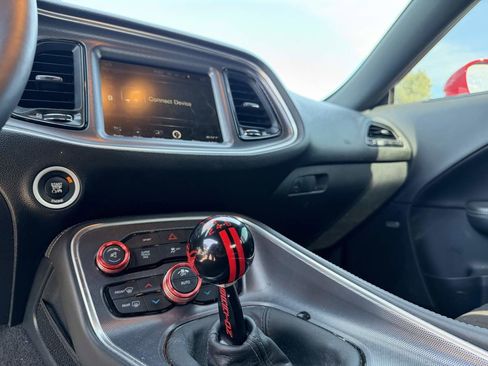 Used 2015 Dodge Challenger R/T Scat Pack w/ Leather Interior Group RWD image 24