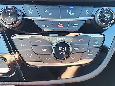 New 2026 Chrysler Pacifica Select FWD image 10