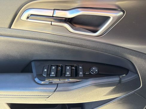 Used 2023 Kia Sportage EX image 16