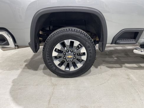 Used 2024 Chevrolet Silverado 3500 LT w/ Safety Package image 10