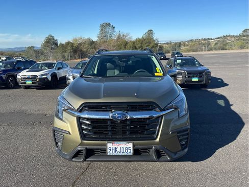 Used 2023 Subaru Ascent Limited w/ Technology Package image 2