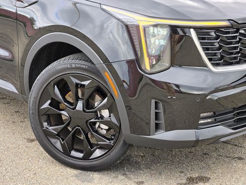 Used 2025 Kia Sorento EX w/ Panoramic Sunroof Package image 2