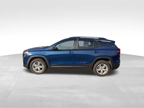 Used 2022 GMC Terrain SLE w/ Driver Convenience Package image 5