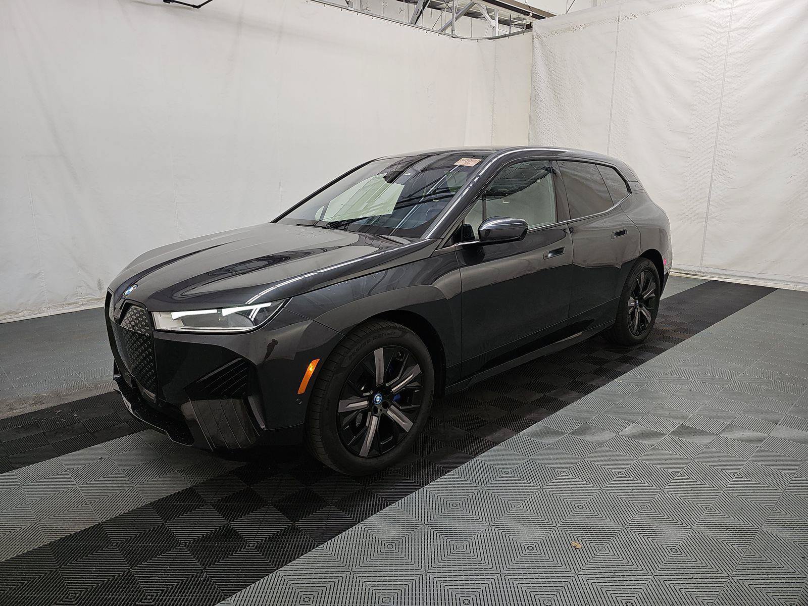 Certified 2024 BMW iX xDrive50 w/ Premium Package AWD/4WD image 1