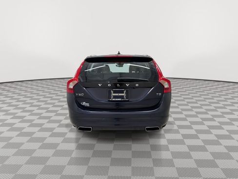 Used 2017 Volvo V60 T5 Premier w/ Convenience Package image 10