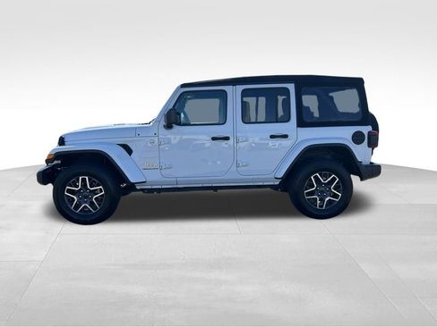 Used 2024 Jeep Wrangler Sahara image 2