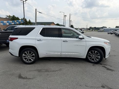 Used 2019 Chevrolet Traverse Premier w/ LPO, Floor Liner Package AWD/4WD image 8