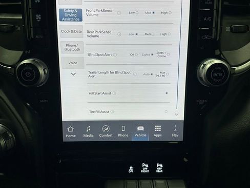 Used 2025 RAM 1500 Laramie image 31