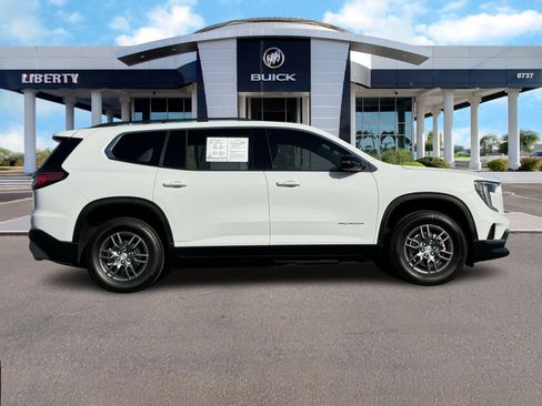 Used 2025 GMC Acadia Elevation w/ Elevation Premium Package image 2