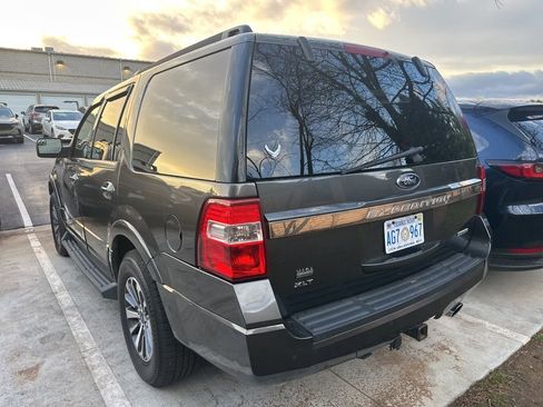 Used 2016 Ford Expedition XLT image 5