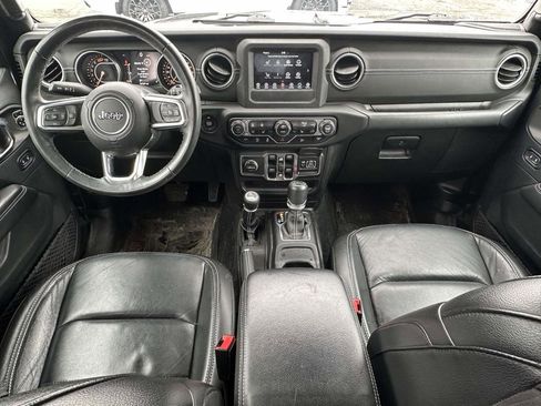 Used 2018 Jeep Wrangler Unlimited Sahara w/ Cold Weather Group image 15