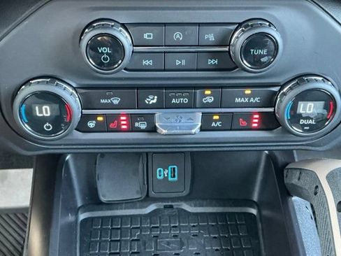 Used 2024 Ford Bronco Outer Banks AWD/4WD image 28