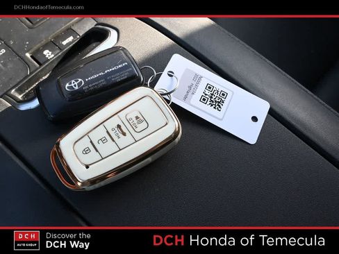 Used 2022 Toyota Highlander XLE FWD image 8