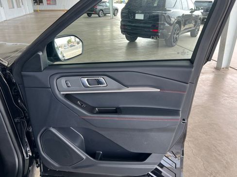 Used 2025 Ford Explorer ST-Line w/ ST-Line Street Pack image 26