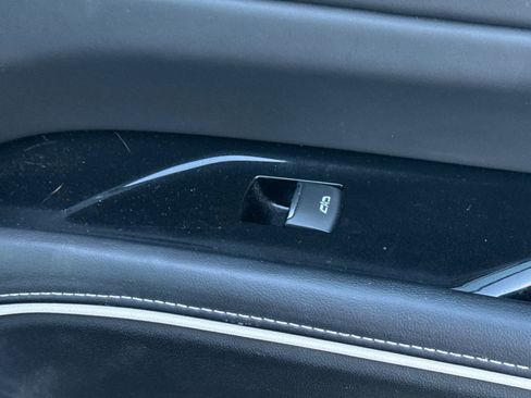 Used 2023 Cadillac Escalade Sport Platinum w/ LPO, ONYX Package image 22