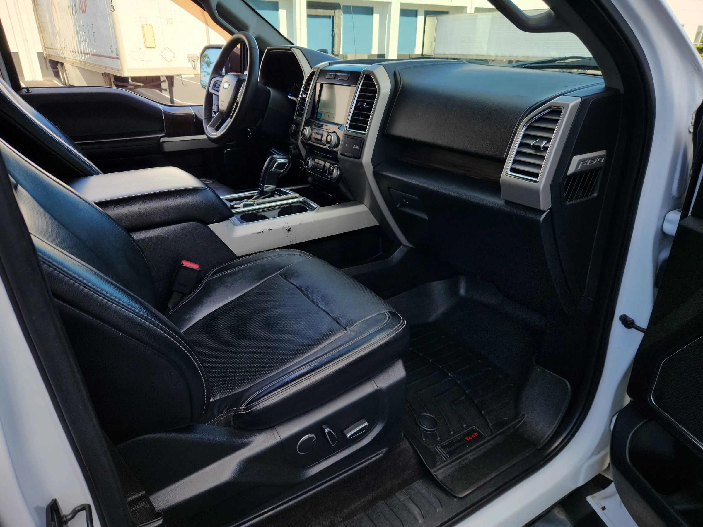 Used 2016 Ford F150 Lariat w/ Equipment Group 502A Luxury AWD/4WD image 21