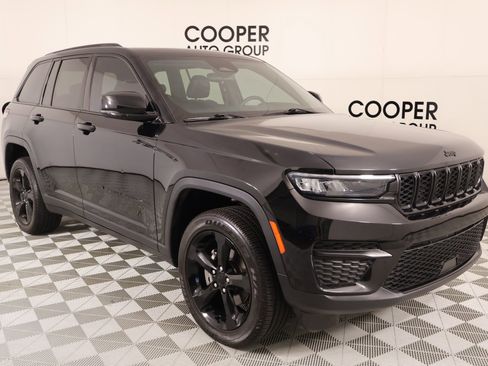 Used 2024 Jeep Grand Cherokee Altitude RWD image 1