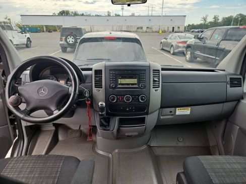 Used 2016 Mercedes-Benz Sprinter 2500 image 8