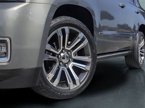 Used 2018 GMC Yukon Denali w/ Denali Ultimate Package AWD/4WD image 4