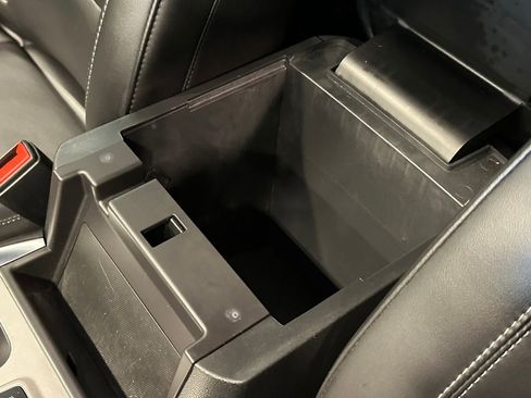 Used 2023 Ford Explorer XLT w/ Equipment Group 202A image 25