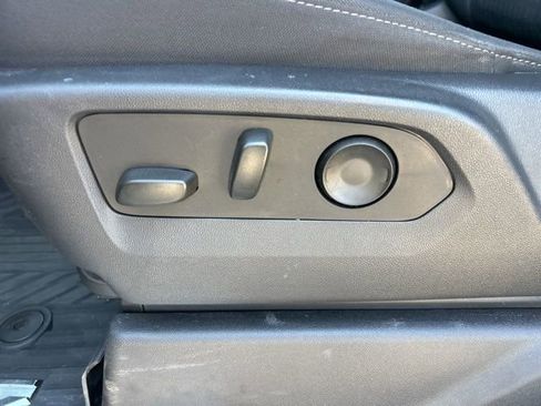 Used 2023 Chevrolet Silverado 1500 LT image 16