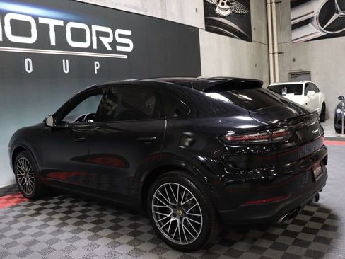 Used 2021 Porsche Cayenne S AWD/4WD image 4