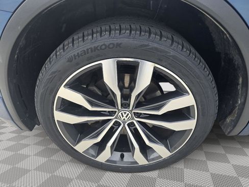 Used 2020 Volkswagen Tiguan SEL Premium R-Line image 11