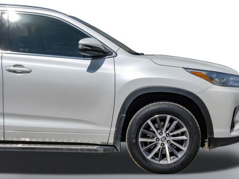 Used 2018 Toyota Highlander XLE image 7