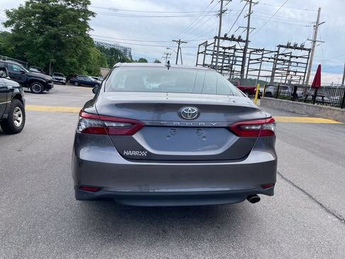 Used 2021 Toyota Camry XLE AWD/4WD image 4
