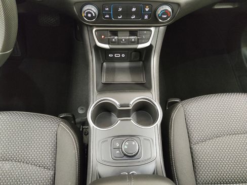 Used 2024 GMC Terrain SLE AWD/4WD image 26