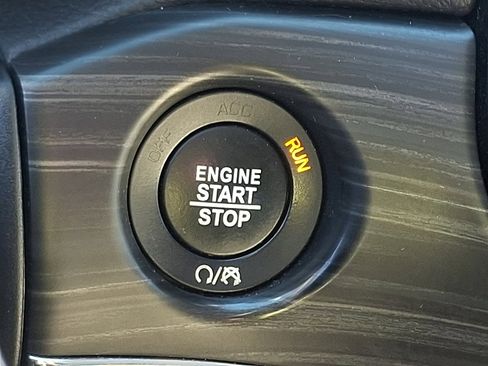 Used 2019 Jeep Grand Cherokee Limited w/ Trailer Tow Group IV image 23