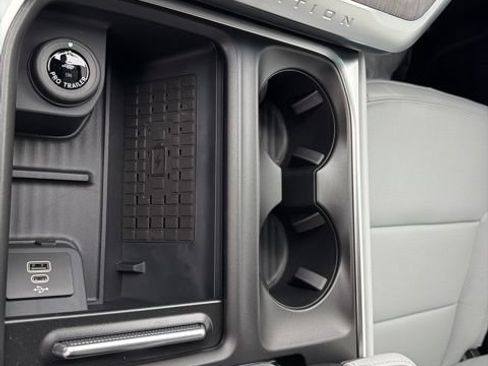 New 2025 Ford Expedition Platinum w/ Platinum Ultimate Package AWD/4WD image 31