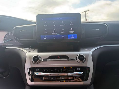 Used 2021 Ford Explorer XLT AWD/4WD image 18