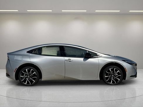New 2027 Toyota Prius Plug-In Hybrid w/ Limited Premium Package FWD image 3