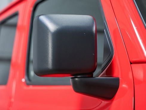 Used 2024 Jeep Wrangler Sahara image 13