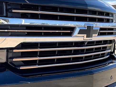 Used 2022 Chevrolet Silverado 1500 High Country w/ Technology Package image 29