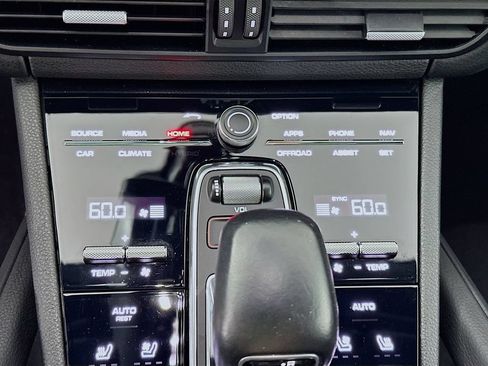 Certified 2020 Porsche Cayenne AWD/4WD image 18