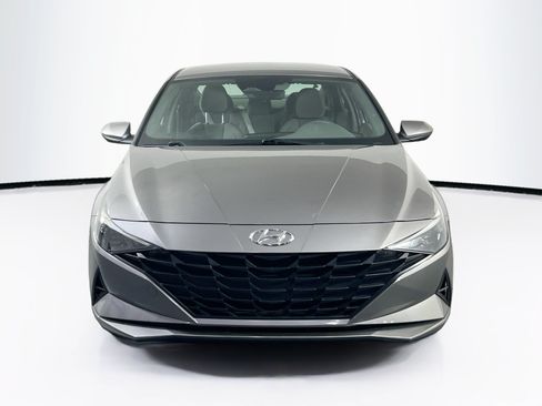 Used 2023 Hyundai Elantra SEL w/ Cargo Package FWD image 2