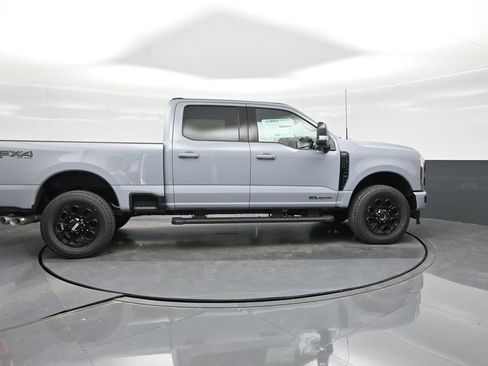 New 2026 Ford F250 Lariat w/ Black Appearance Package image 17