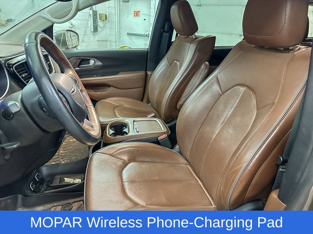 Used 2017 Chrysler Pacifica Limited FWD image 8