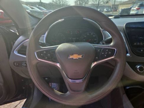 Used 2021 Chevrolet Malibu LT FWD image 15