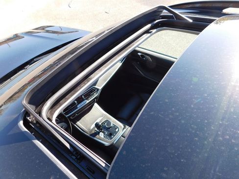 Used 2022 BMW X7 xDrive40i w/ Premium Package image 13