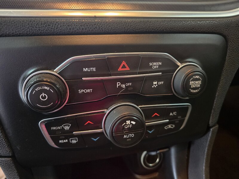 Used 2018 Dodge Charger R/T RWD image 23