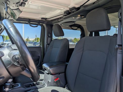 Used 2021 Jeep Wrangler Sport S AWD/4WD image 23