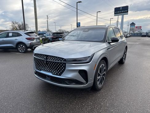 Used 2024 Lincoln Nautilus Reserve w/ Equipment Group 203A image 1