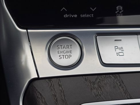 Used 2020 Audi A6 3.0T allroad Premium Plus w/ Audi Side Assist Package image 25