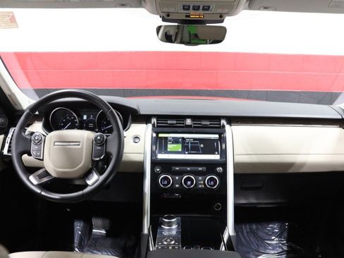 Used 2017 Land Rover Discovery HSE AWD/4WD image 49