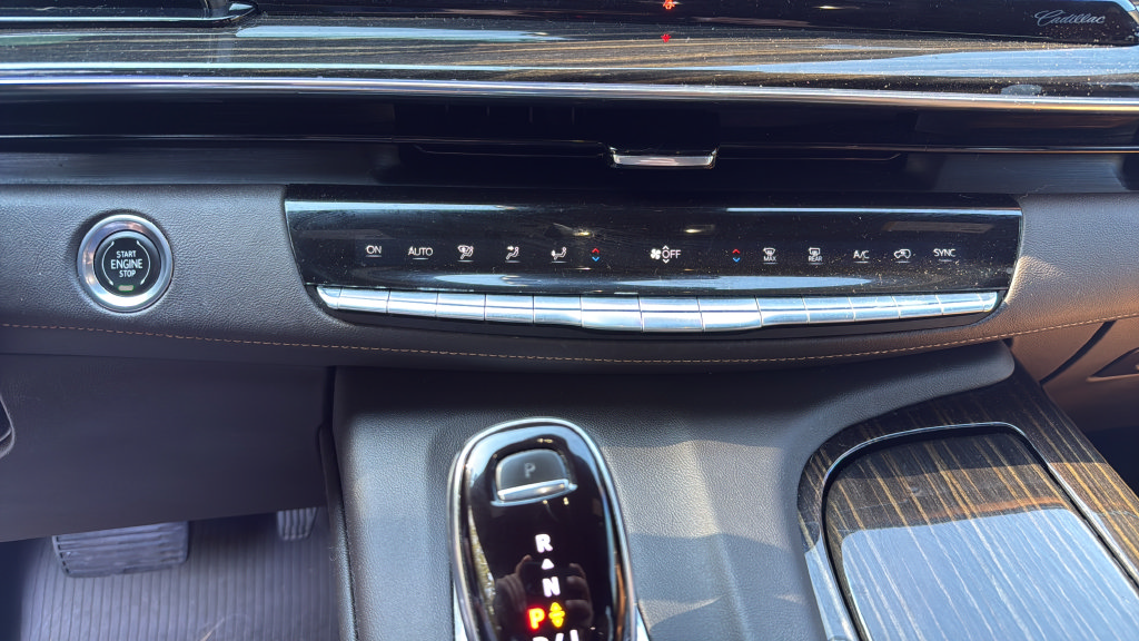 Used 2021 Cadillac Escalade Sport AWD/4WD image 39