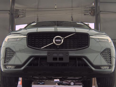Used 2023 Volvo XC60 B5 Plus w/ Protection Package Premier AWD/4WD image 2